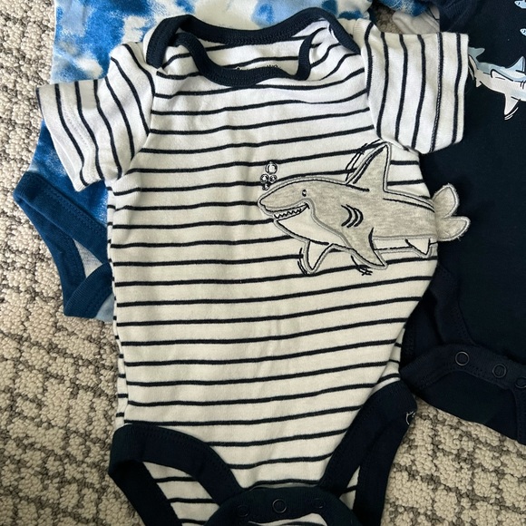 Bundle of 5 Bodysuits - Picture 2 of 10